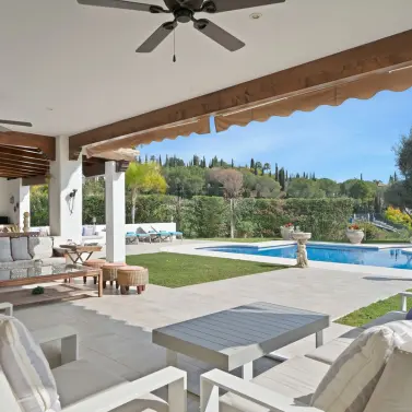 Продажа  отдельно стоящей виллы в Nueva Andalucía