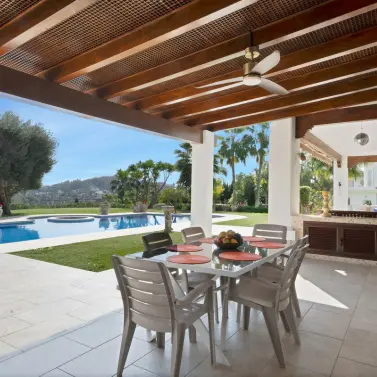 Продажа  отдельно стоящей виллы в Nueva Andalucía