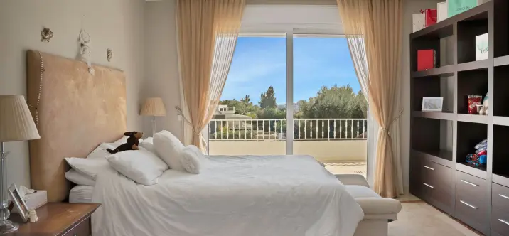 Продажа  отдельно стоящей виллы в Nueva Andalucía 4