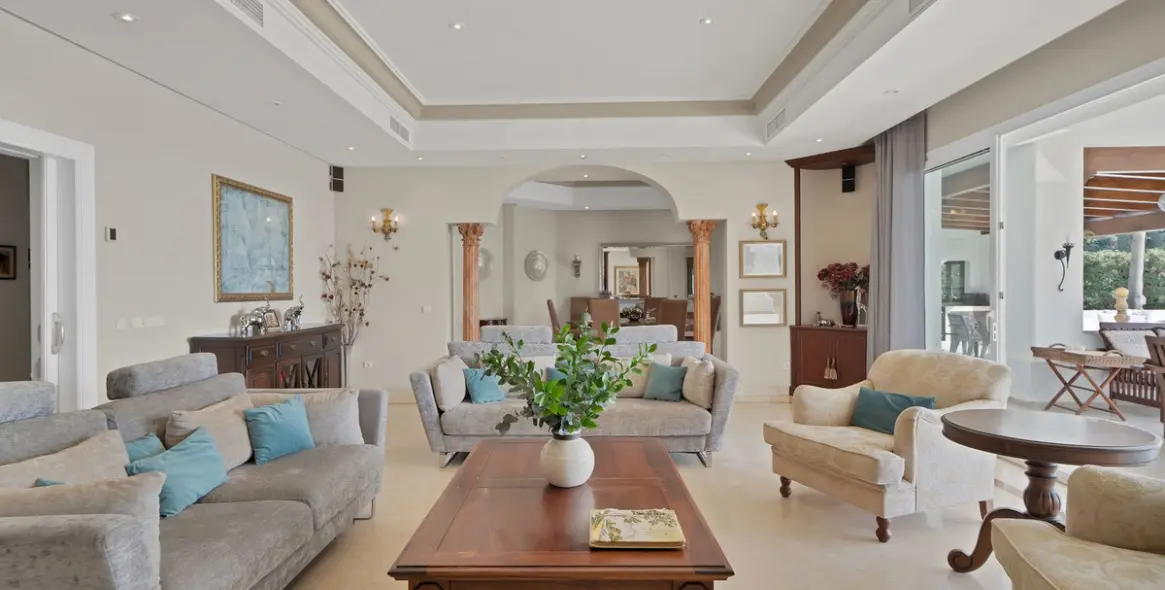 Продажа  отдельно стоящей виллы в Nueva Andalucía 8