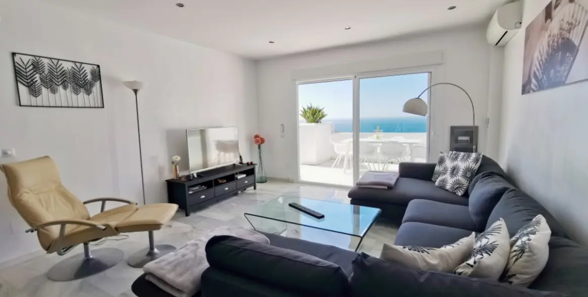 Sale of middle floor apartment in La Mairena 3