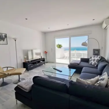 Venta de apartamento en planta media en La Mairena