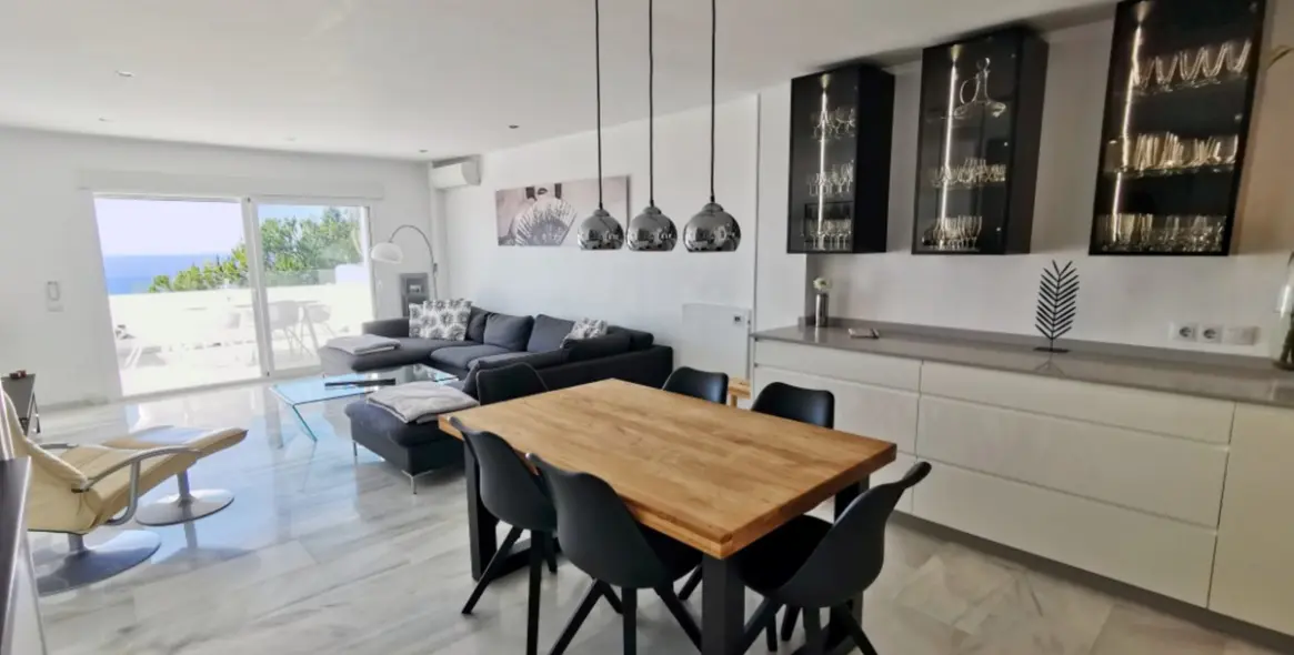 Sale of middle floor apartment in La Mairena 4