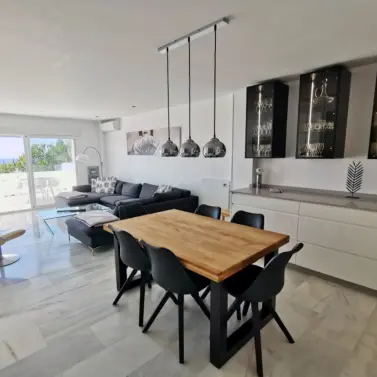 Venta de apartamento en planta media en La Mairena