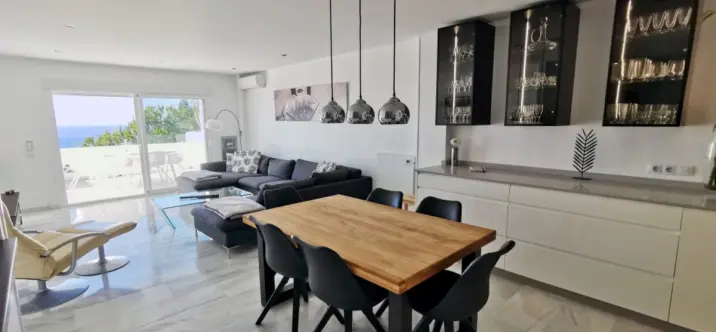 Venta de apartamento en planta media en La Mairena 3