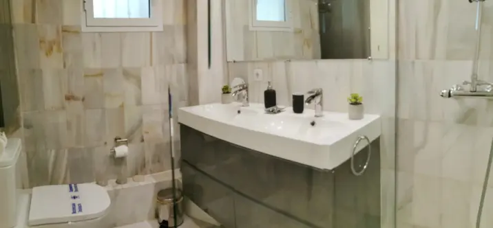 Venta de apartamento en planta media en La Mairena 4