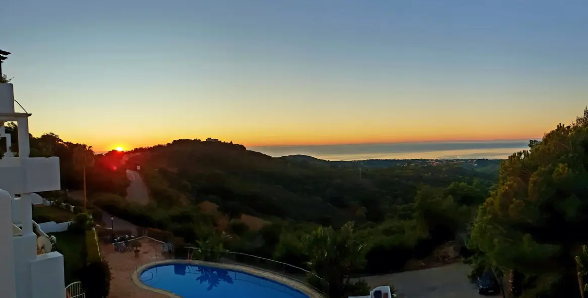 Sale of middle floor apartment in La Mairena 9