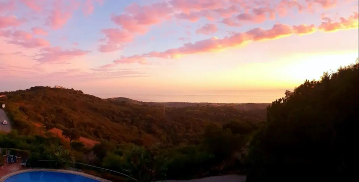 Sale of middle floor apartment in La Mairena 20