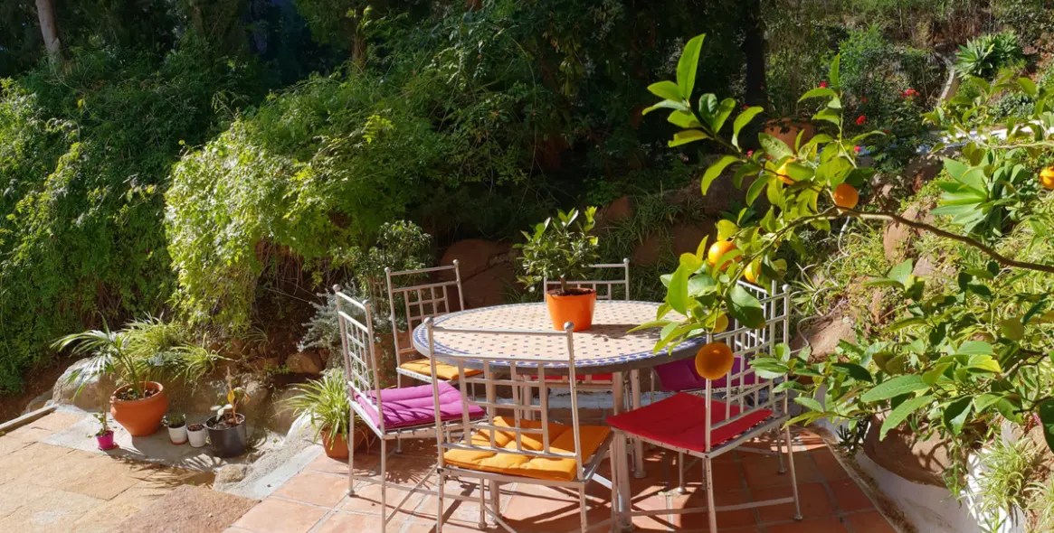 Sale of middle floor apartment in La Mairena 25