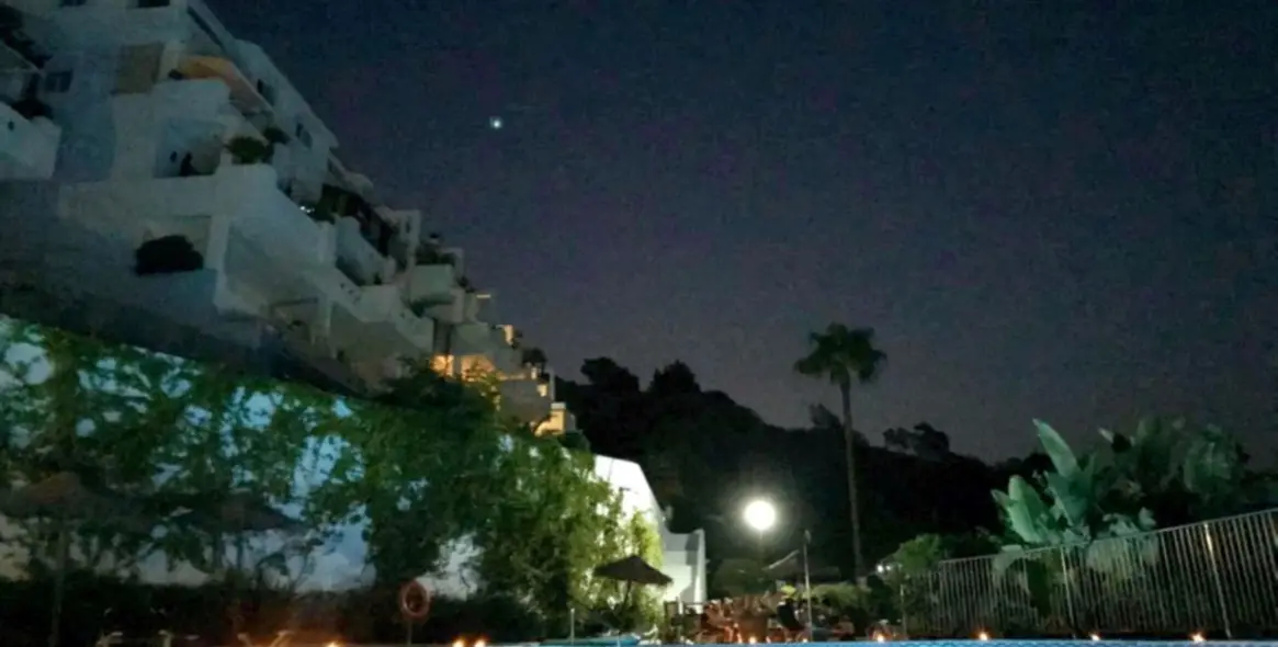 Sale of middle floor apartment in La Mairena 27