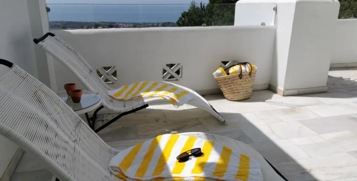 Sale of middle floor apartment in La Mairena 31