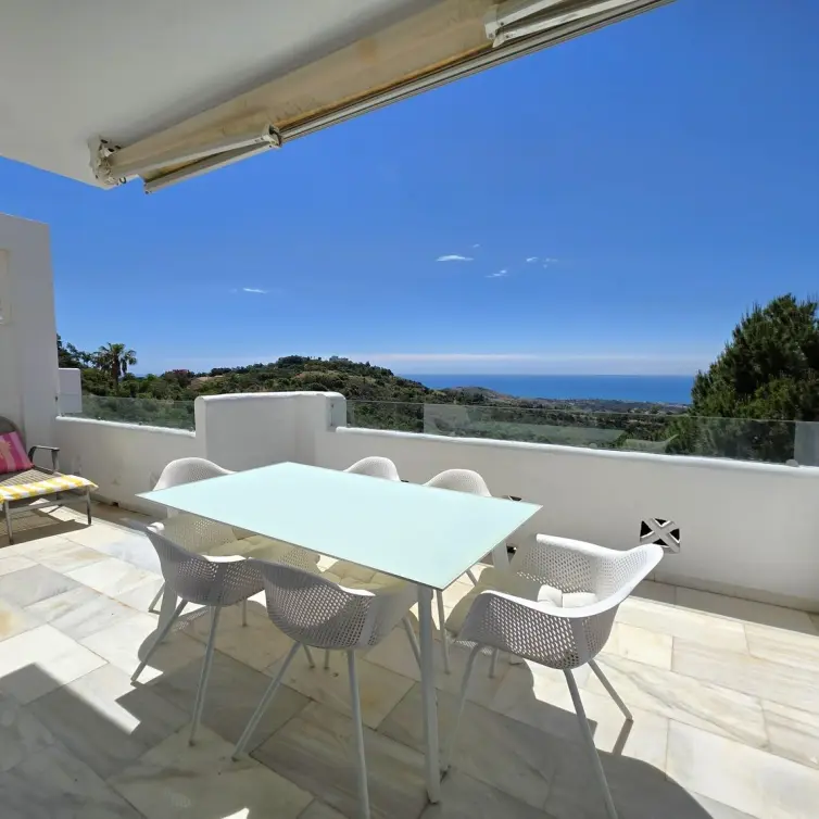 Sale of middle floor apartment in La Mairena