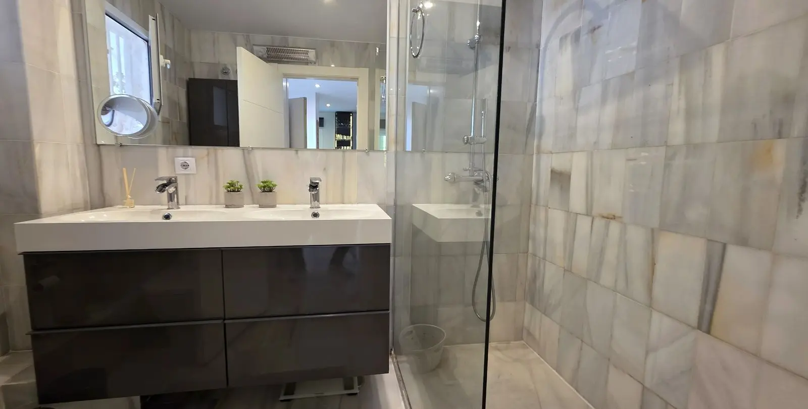 Sale of middle floor apartment in La Mairena 9