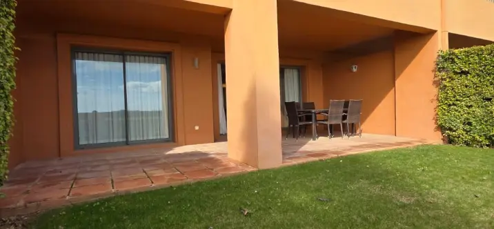 Sale of ground floor apartment in Estepona 0