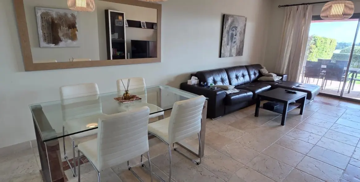 Sale of ground floor apartment in Estepona 3