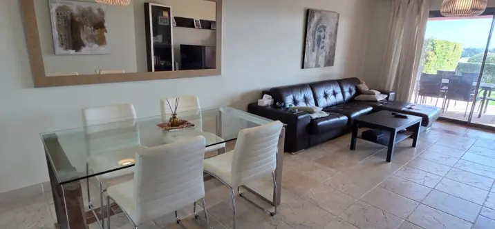 Sale of ground floor apartment in Estepona 2