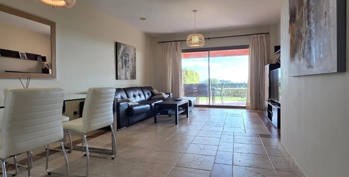 Sale of ground floor apartment in Estepona 4