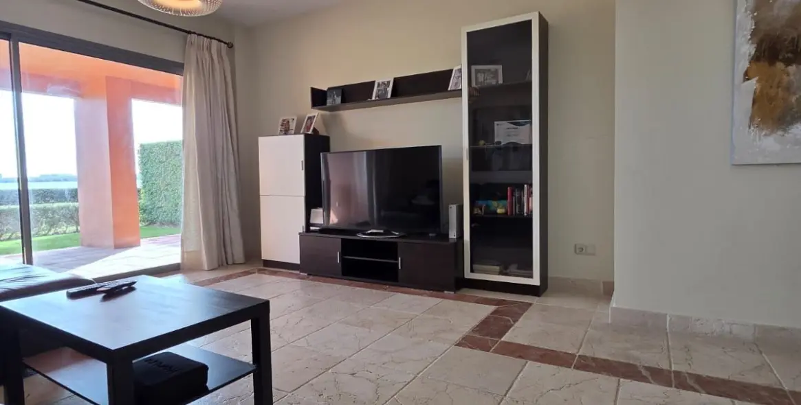 Sale of ground floor apartment in Estepona 5