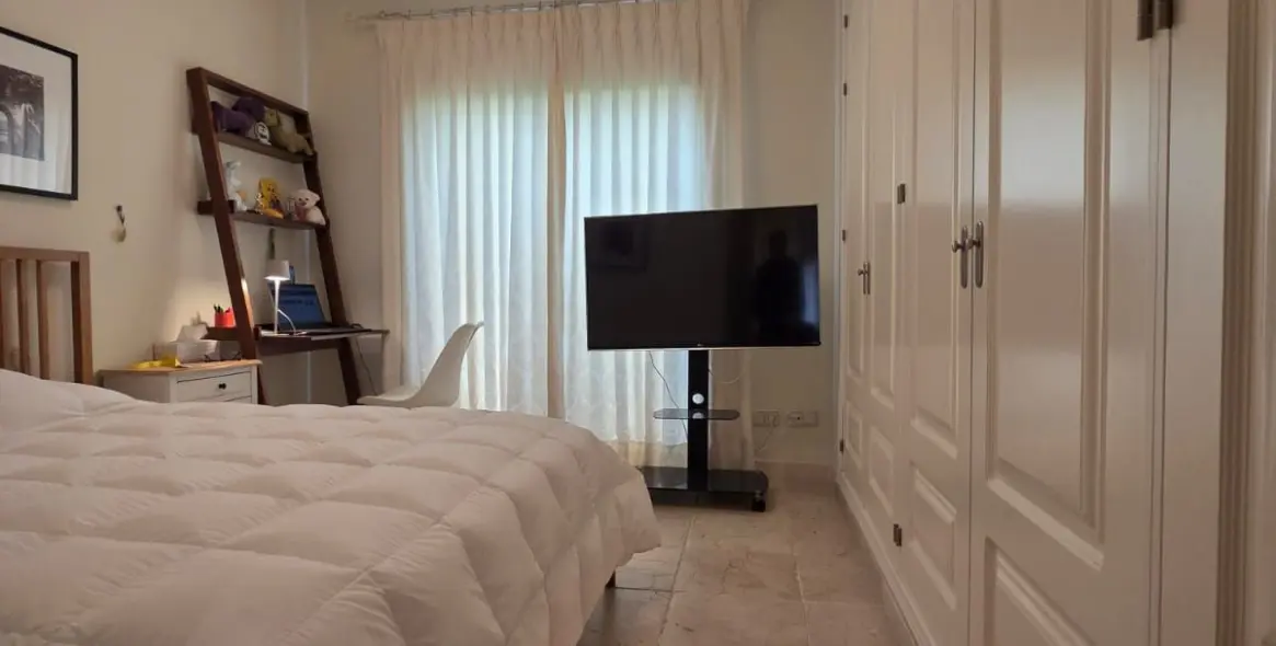 Sale of ground floor apartment in Estepona 11