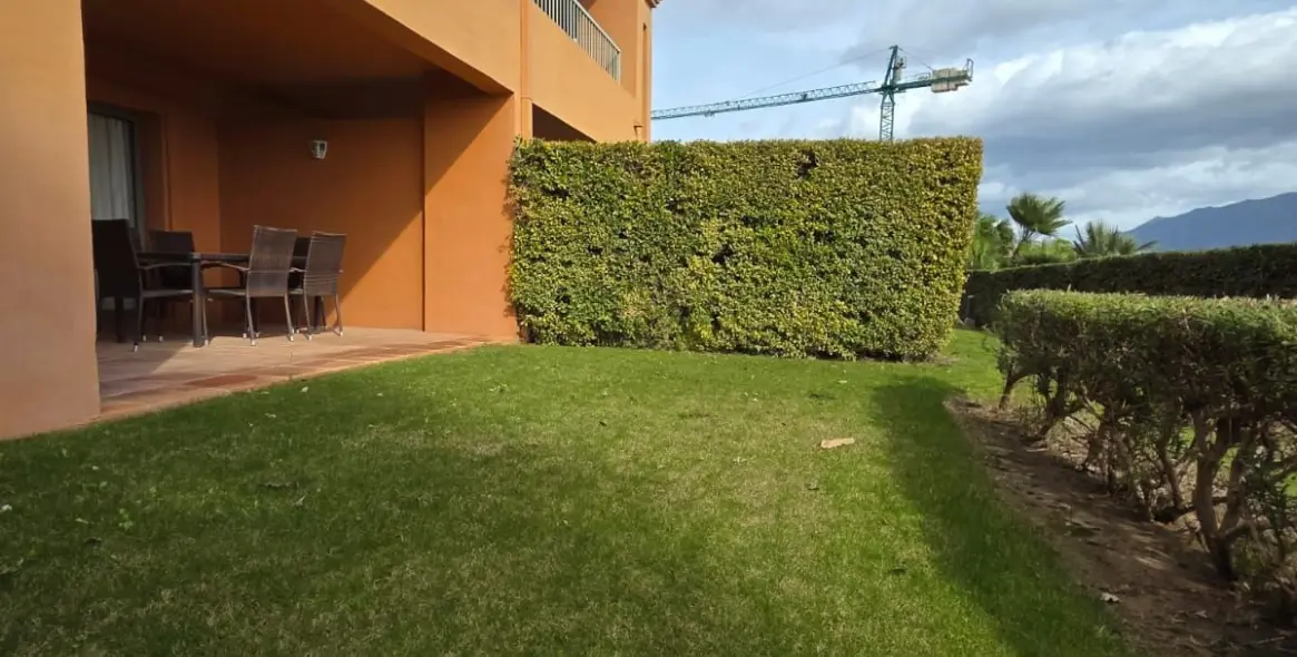 Sale of ground floor apartment in Estepona 19