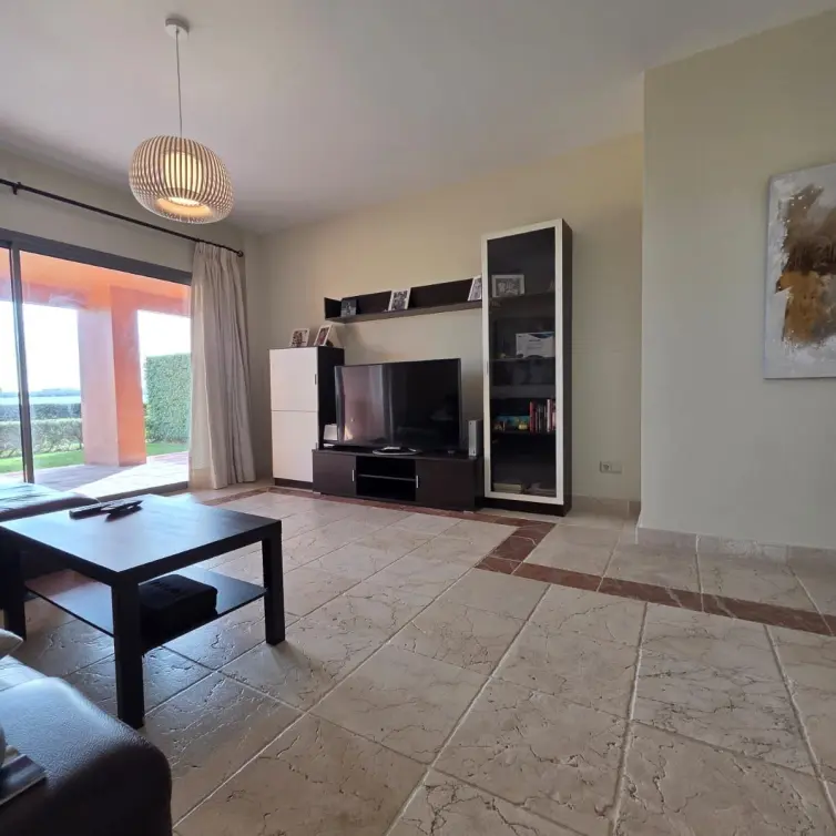 Продажа апартаментов на первом этаже в Estepona