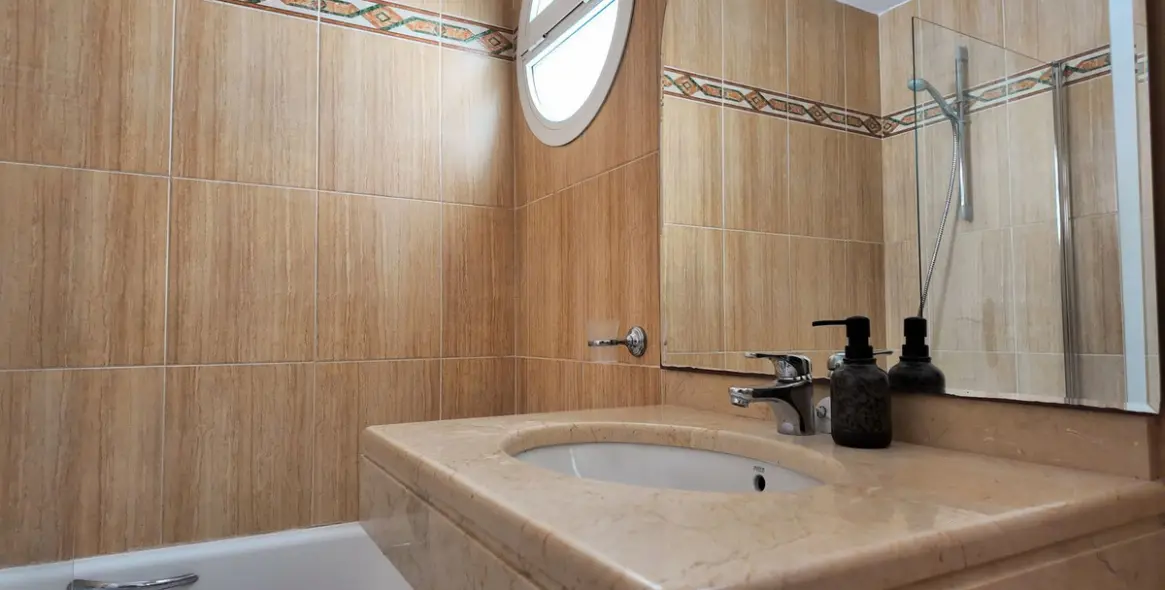 Sale of semi-detached house in Benalmadena 24