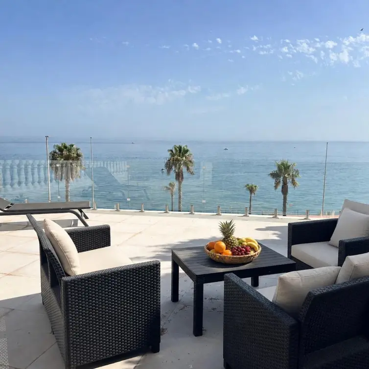 Продажа дома на две семьи в Benalmadena