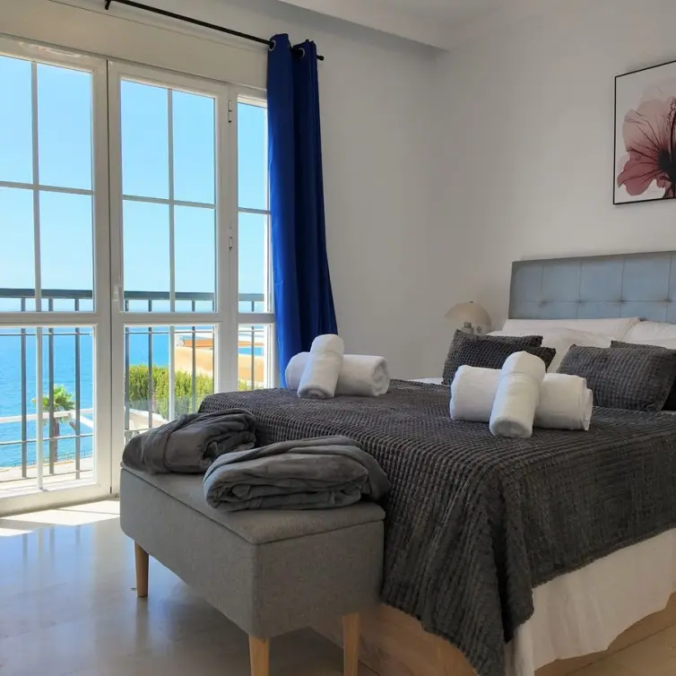 Продажа дома на две семьи в Benalmadena