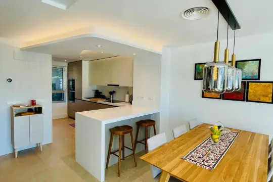 Image 8 thumb