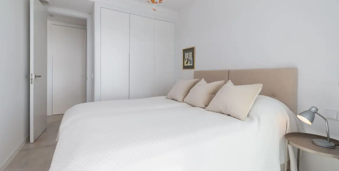 Sale of penthouse in Estepona 11