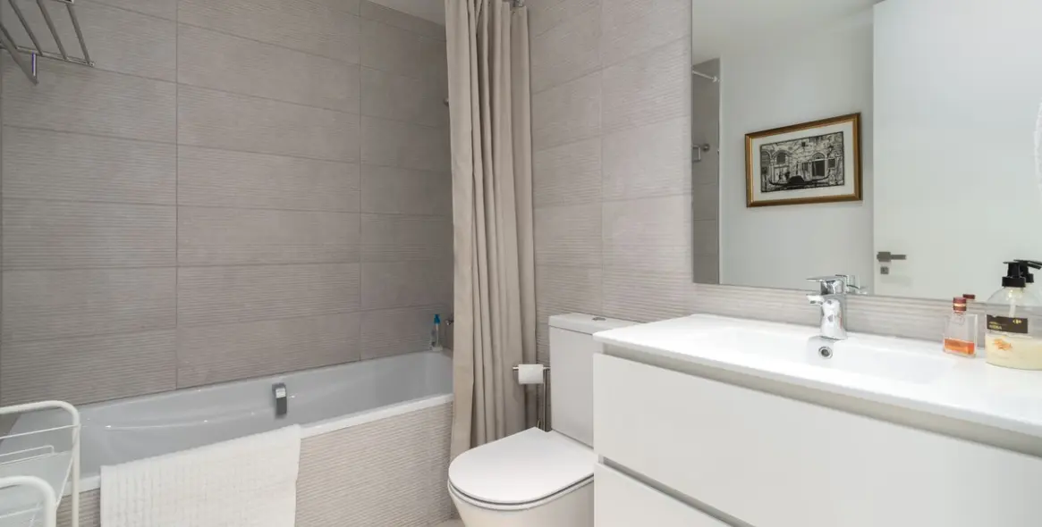 Sale of penthouse in Estepona 12