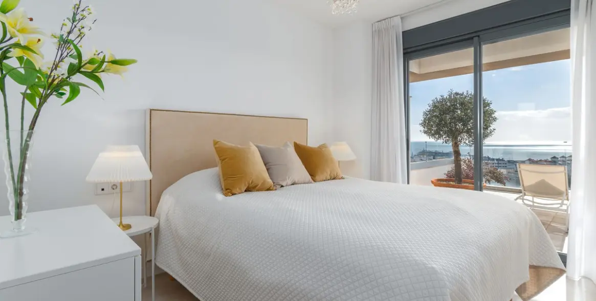 Sale of penthouse in Estepona 13