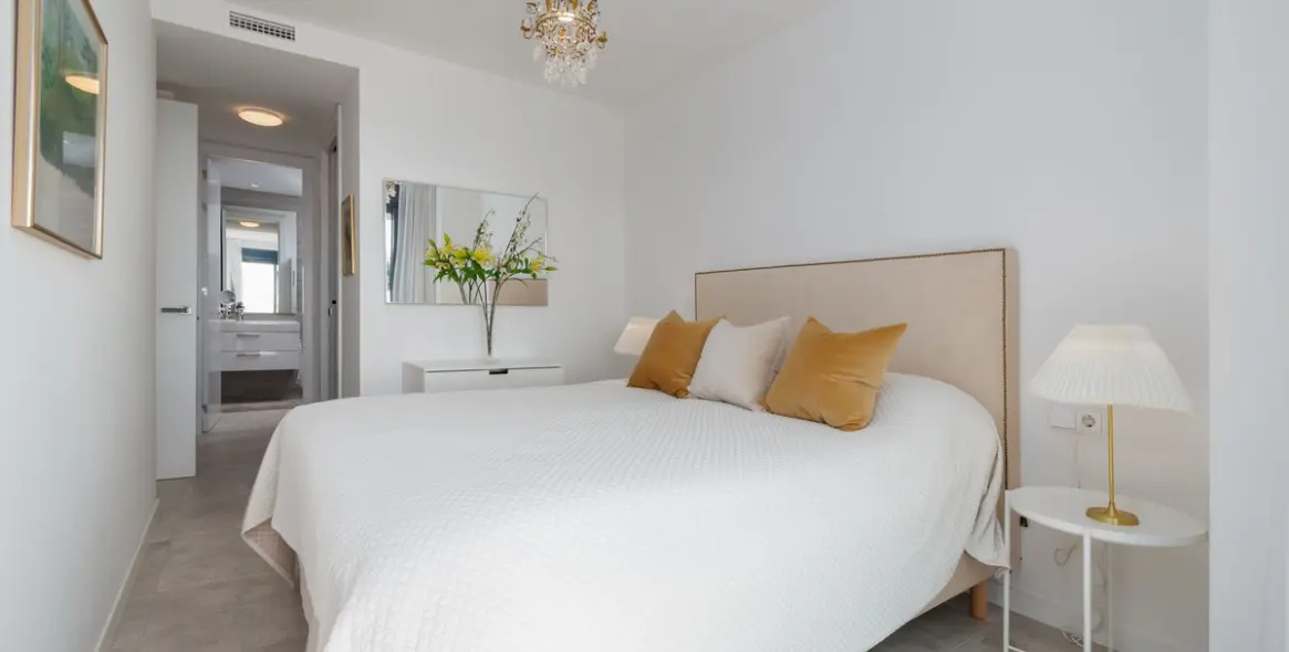 Sale of penthouse in Estepona 14