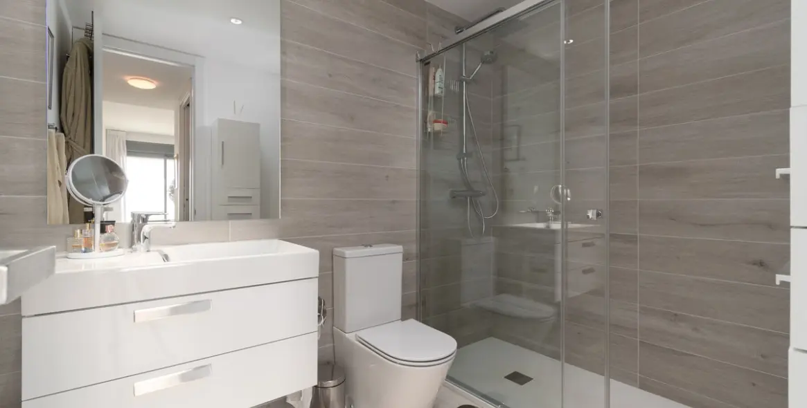 Sale of penthouse in Estepona 15