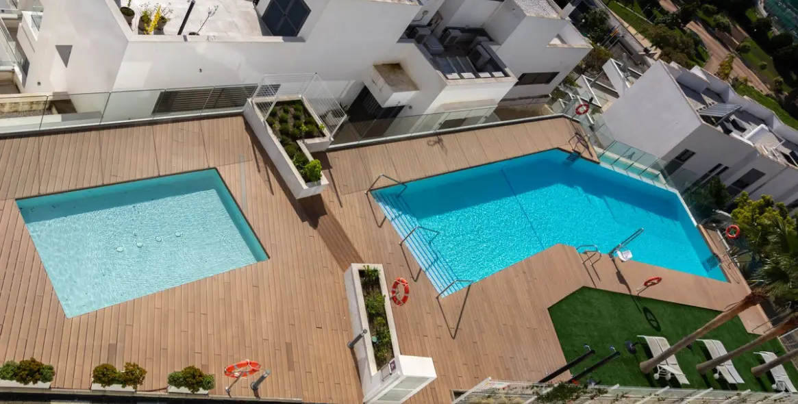 Sale of penthouse in Estepona 18