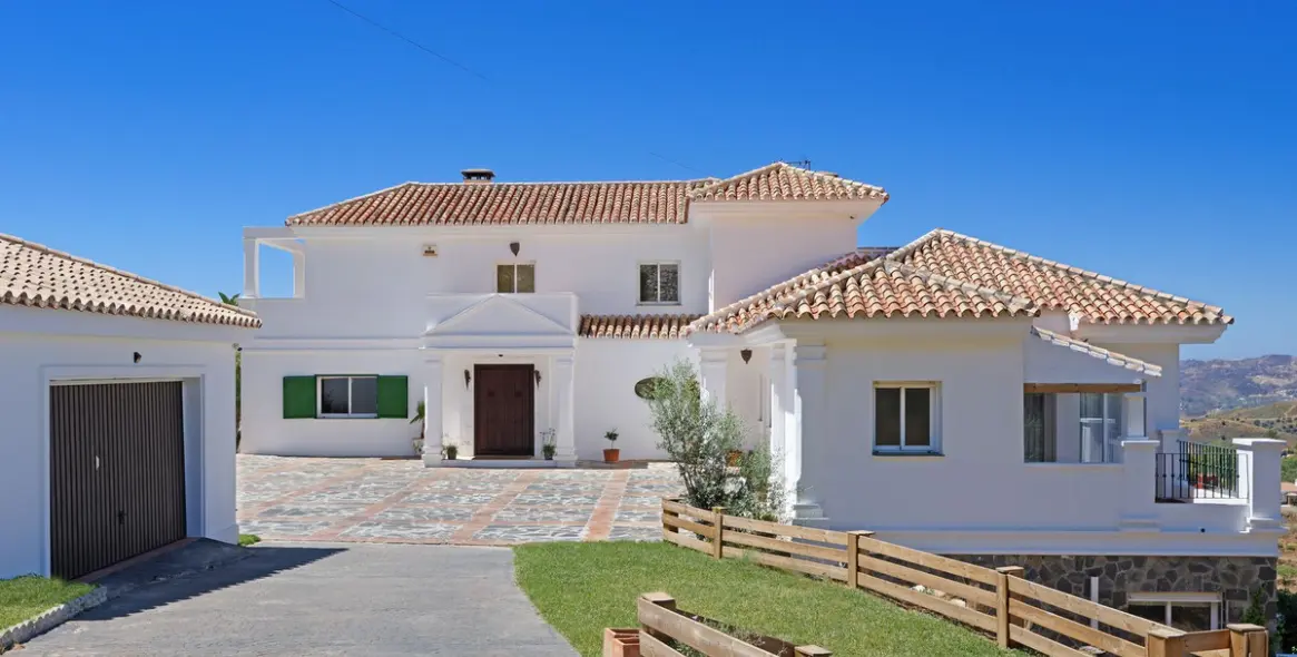 Продажа  отдельно стоящей виллы в Mijas 3