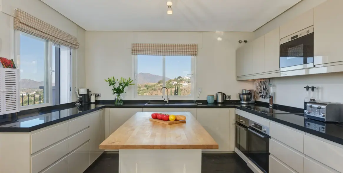 Продажа  отдельно стоящей виллы в Mijas 16