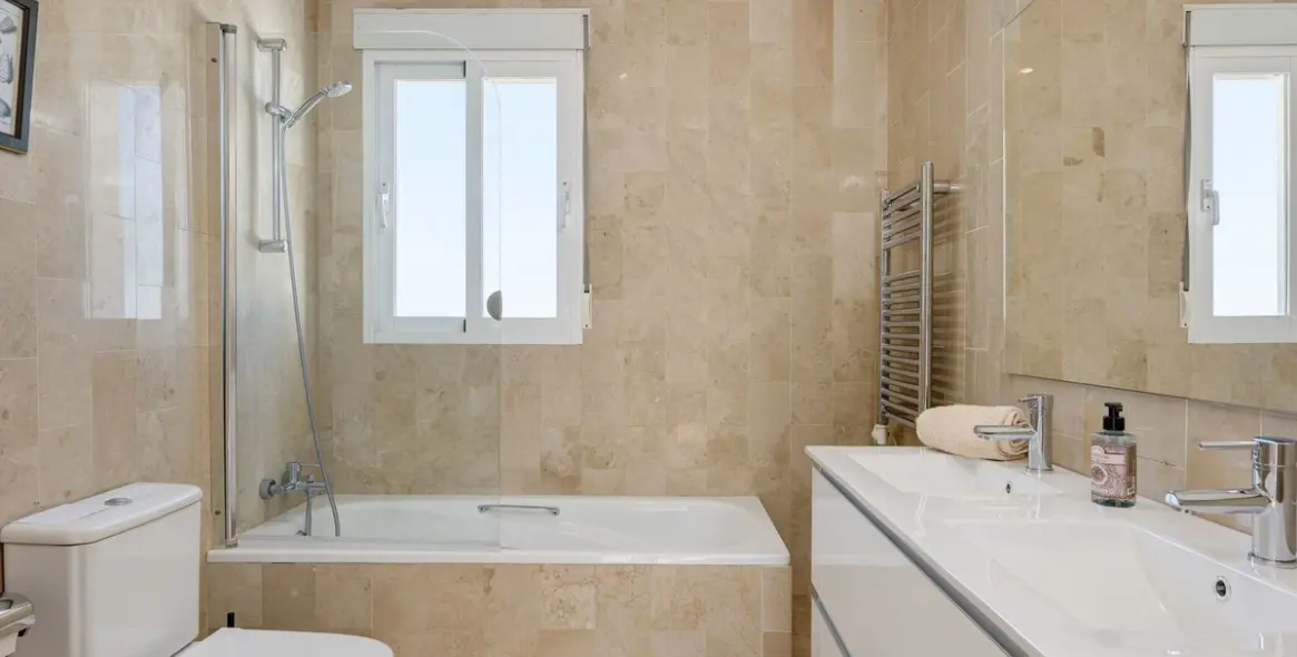 Продажа  отдельно стоящей виллы в Mijas 19