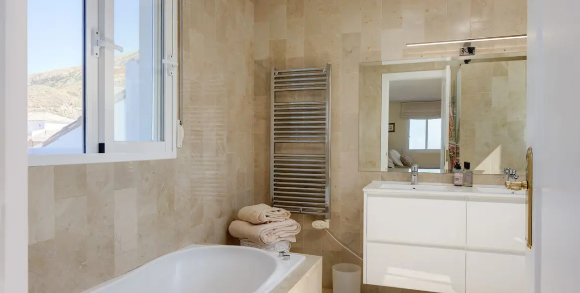 Продажа  отдельно стоящей виллы в Mijas 22