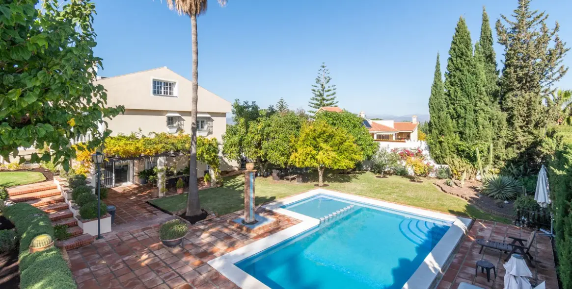 Sale of detached villa in Alhaurín de la Torre 2