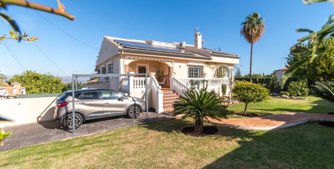 Sale of detached villa in Alhaurín de la Torre 5