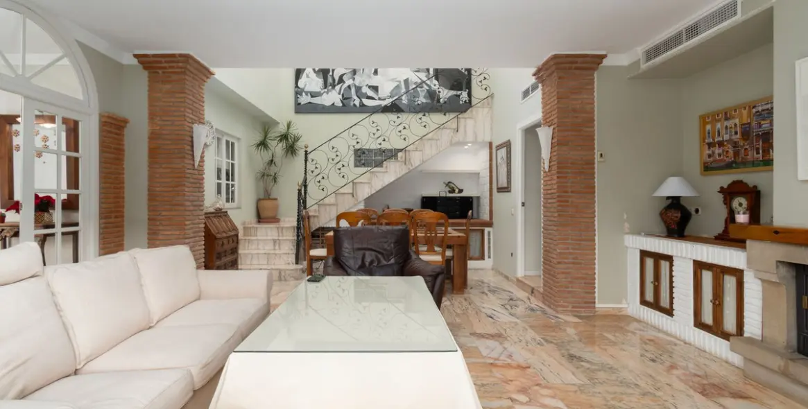 Sale of detached villa in Alhaurín de la Torre 13