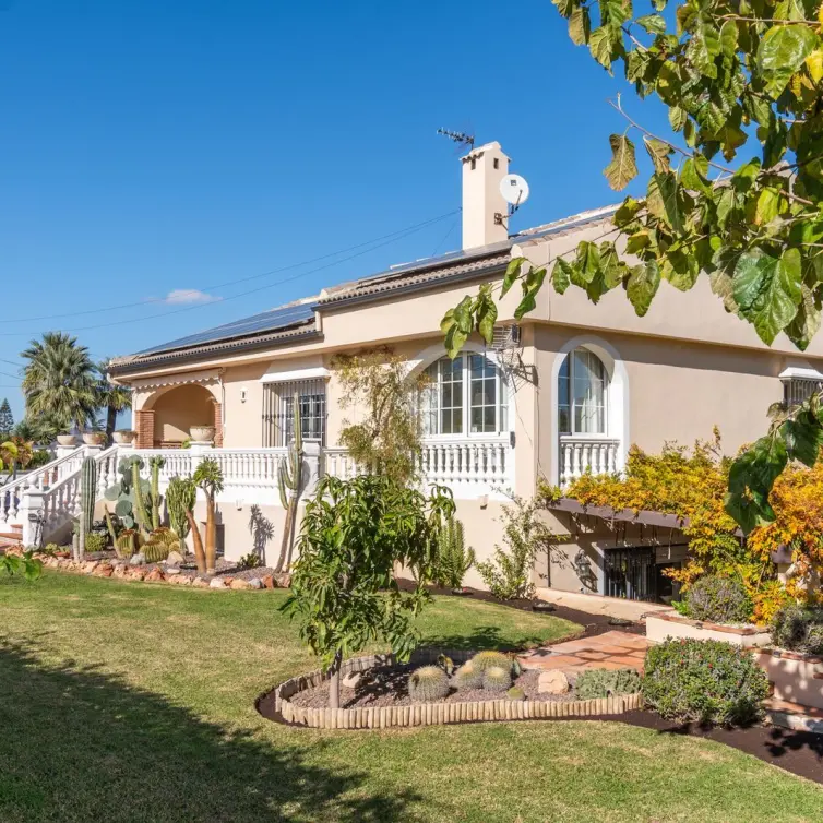Venta de villa independiente en Alhaurín de la Torre