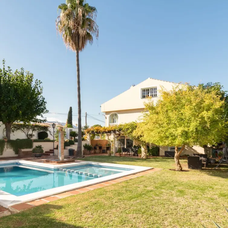 Venta de villa independiente en Alhaurín de la Torre