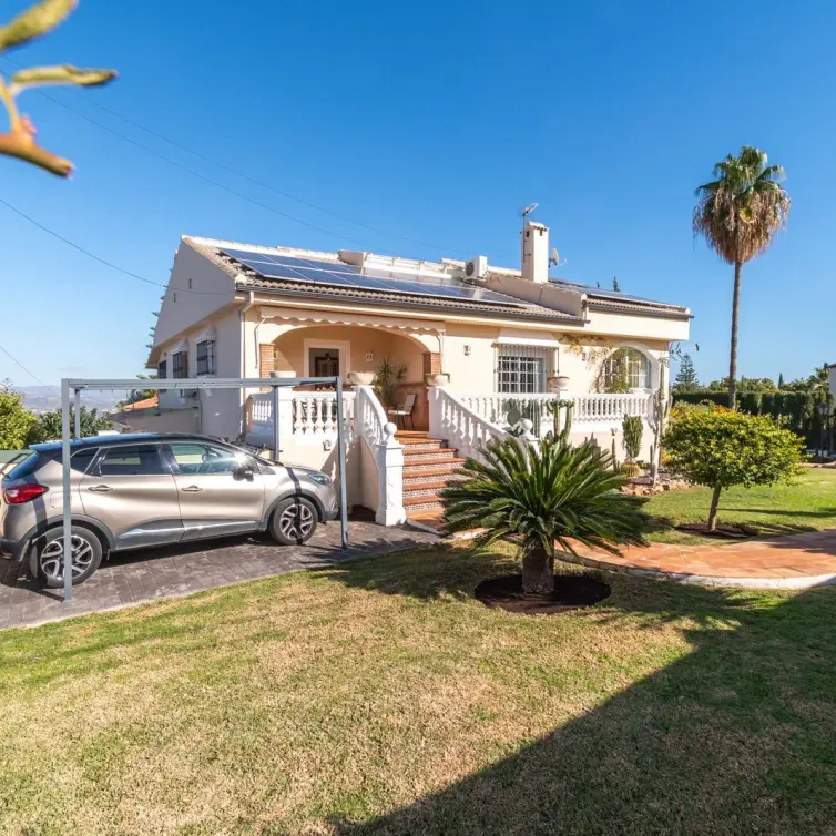 Venta de villa independiente en Alhaurín de la Torre