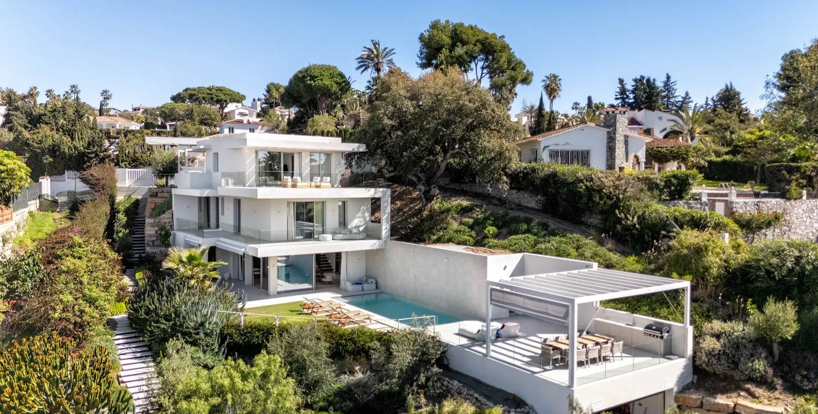 Venta de villa independiente en Elviria 2