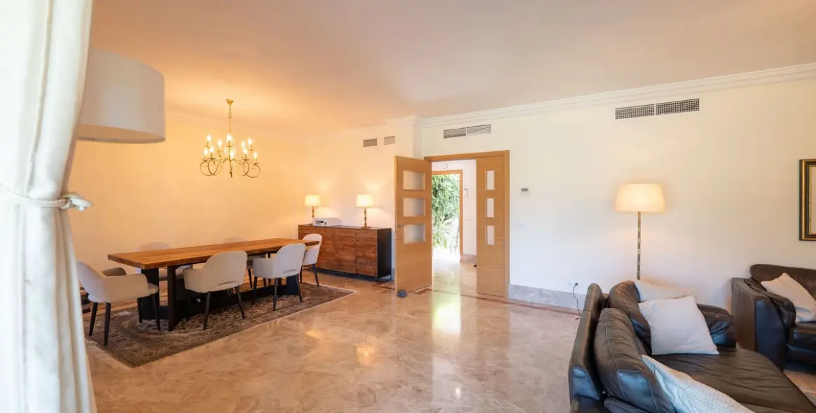 Long-term rent of townhouse in Santa Clara 24