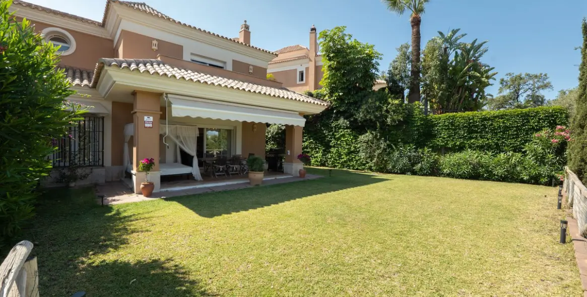 Long-term rent of townhouse in Santa Clara 25