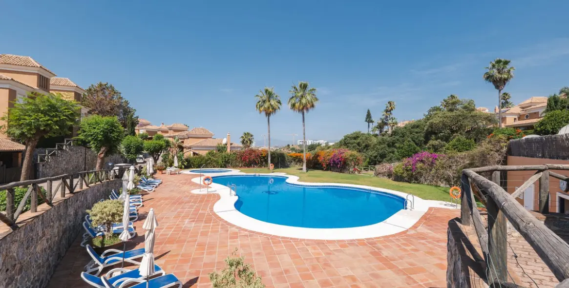 Long-term rent of townhouse in Santa Clara 32