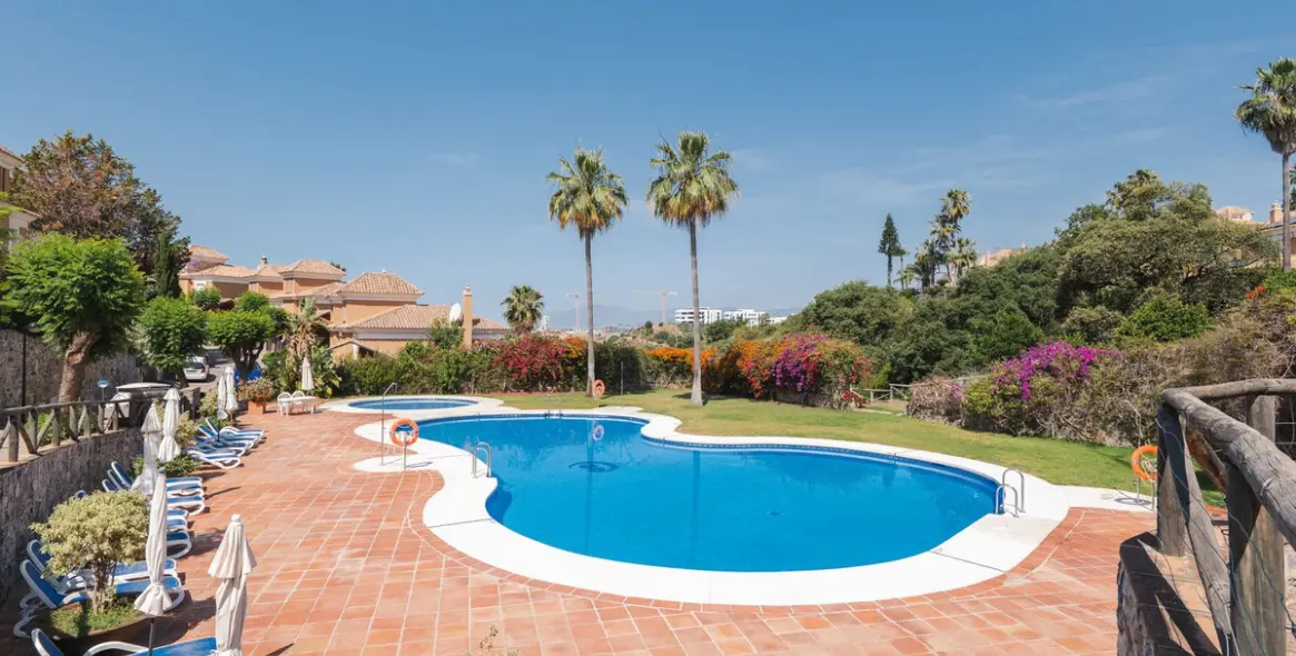 Long-term rent of townhouse in Santa Clara 33